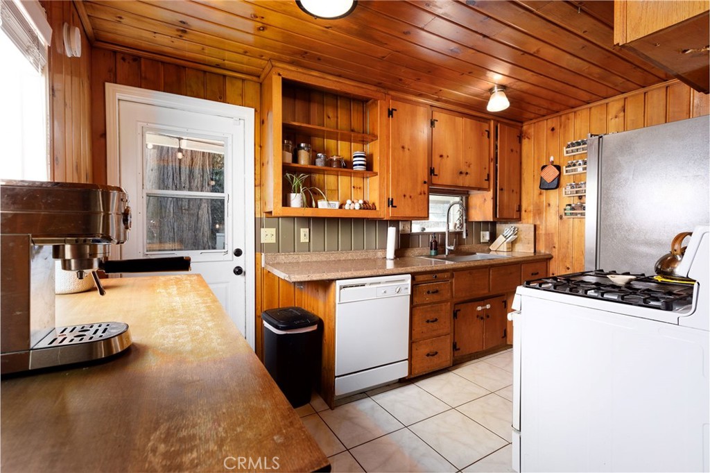23668 Scenic Property Photo 1