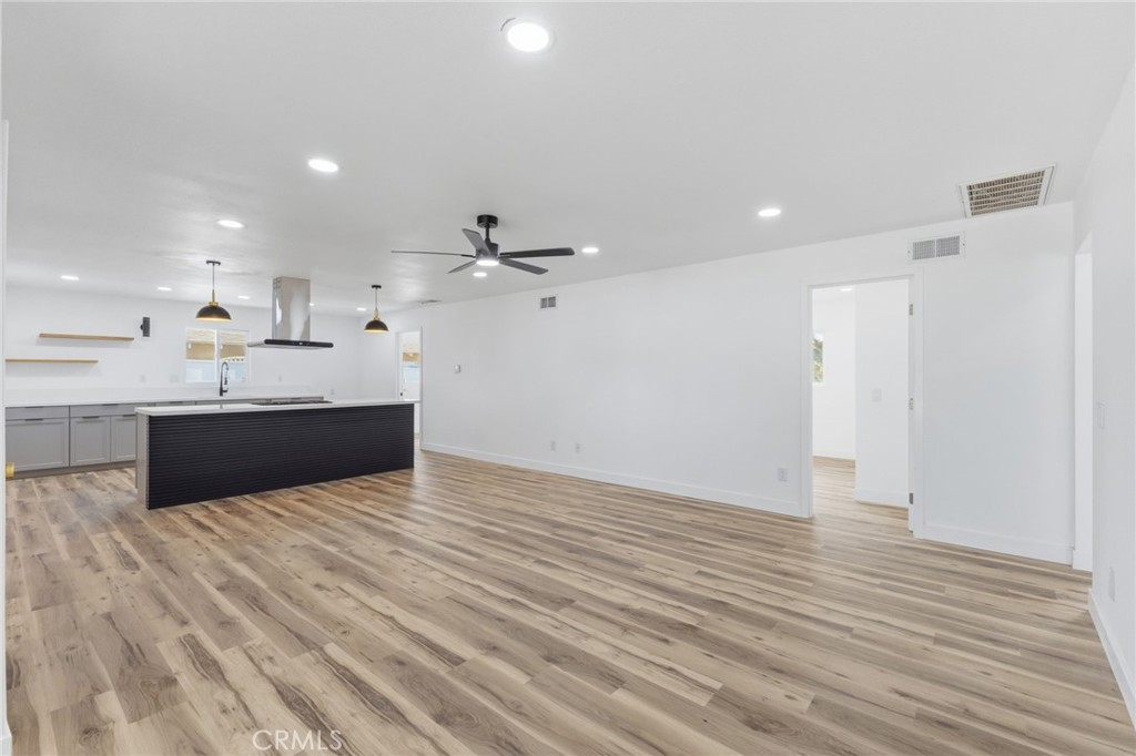 6884 Arbor Drive Property Photo 4