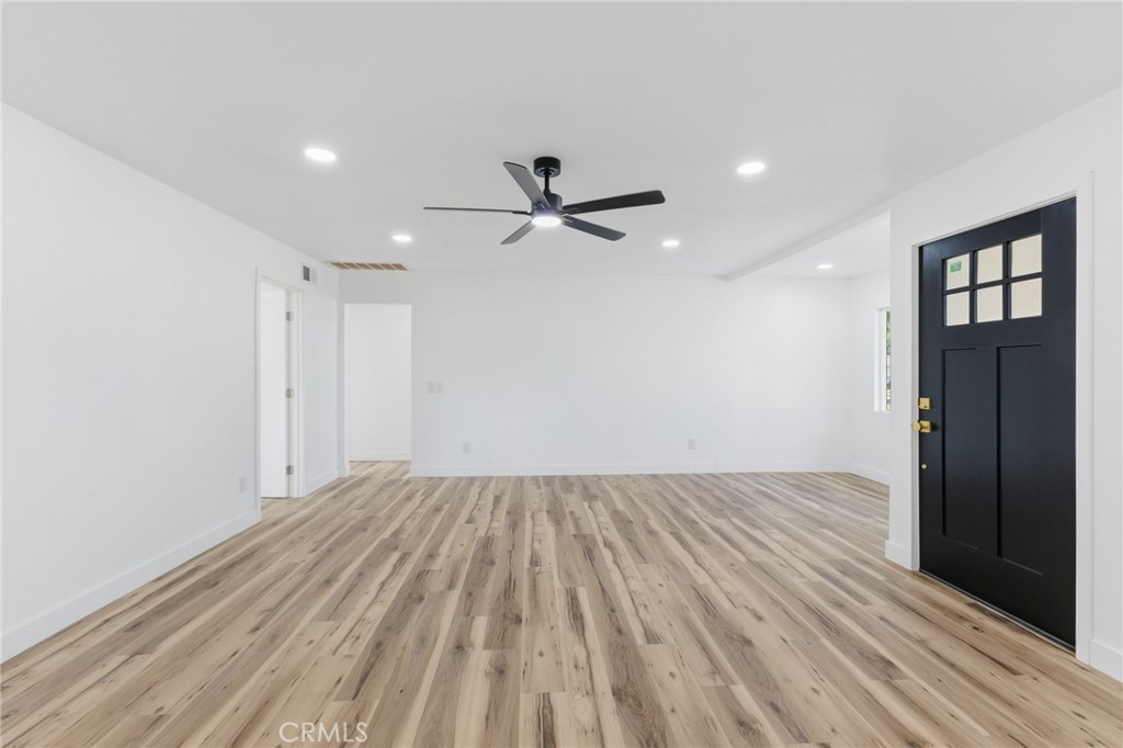 6884 Arbor Drive Property Photo 5
