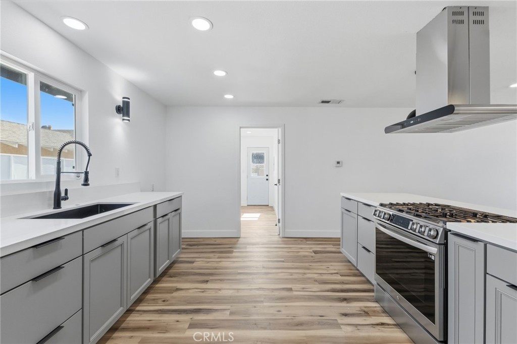 6884 Arbor Drive Property Photo 8