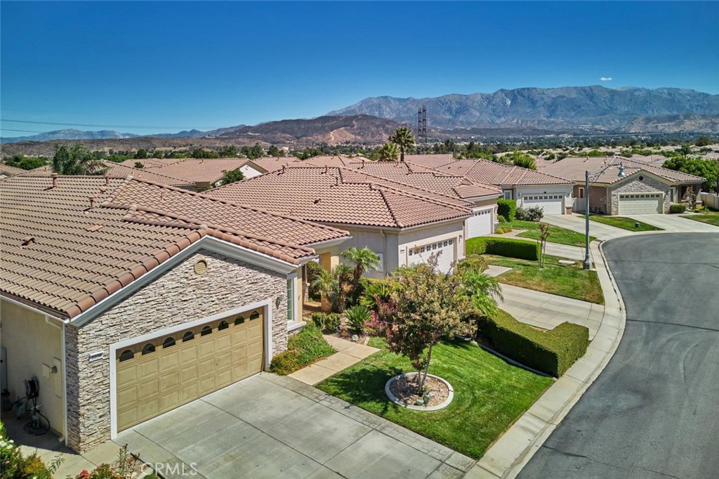1034 Riviera Court Property Photo 8