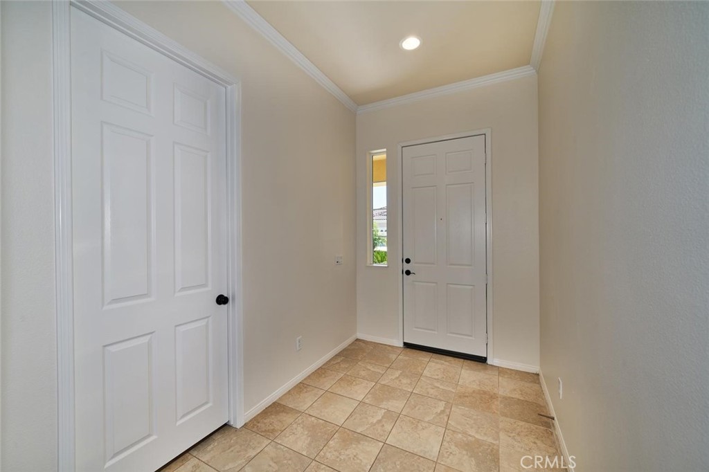 1034 Riviera Court Property Photo 24