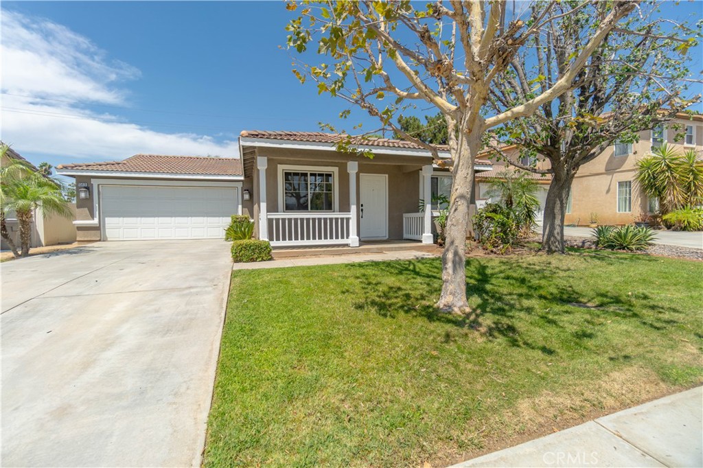 15419 Alosta Property Photo 3