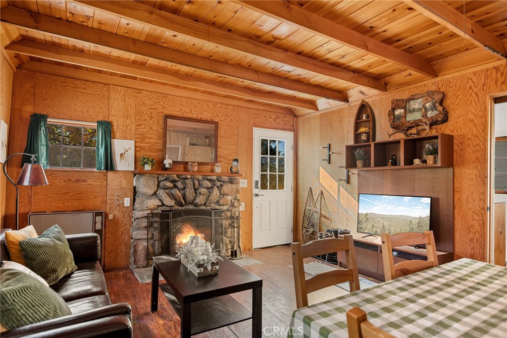 2478 Elko Property Photo 4