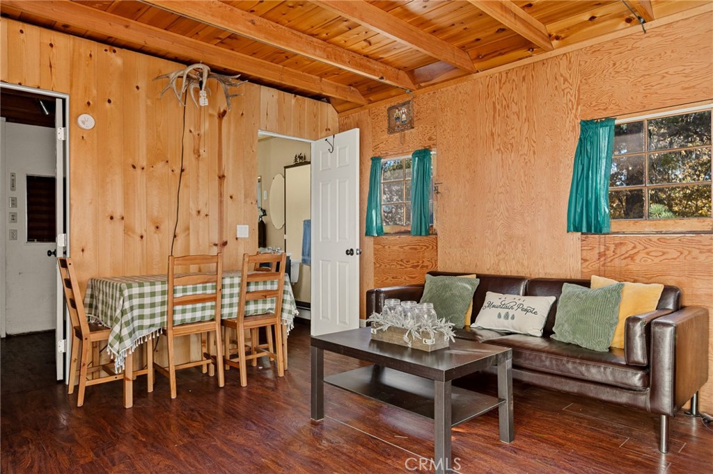 2478 Elko Property Photo 5