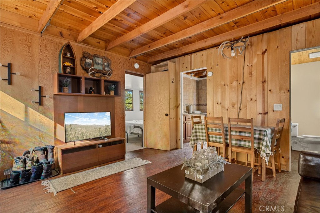 2478 Elko Property Photo 6