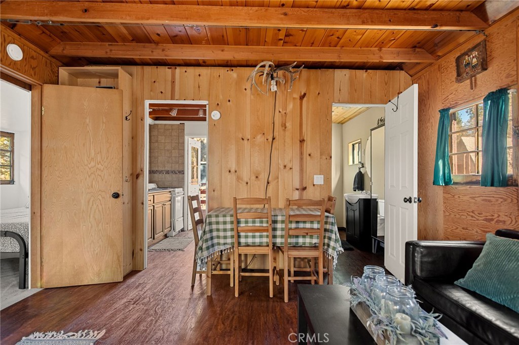 2478 Elko Property Photo 7