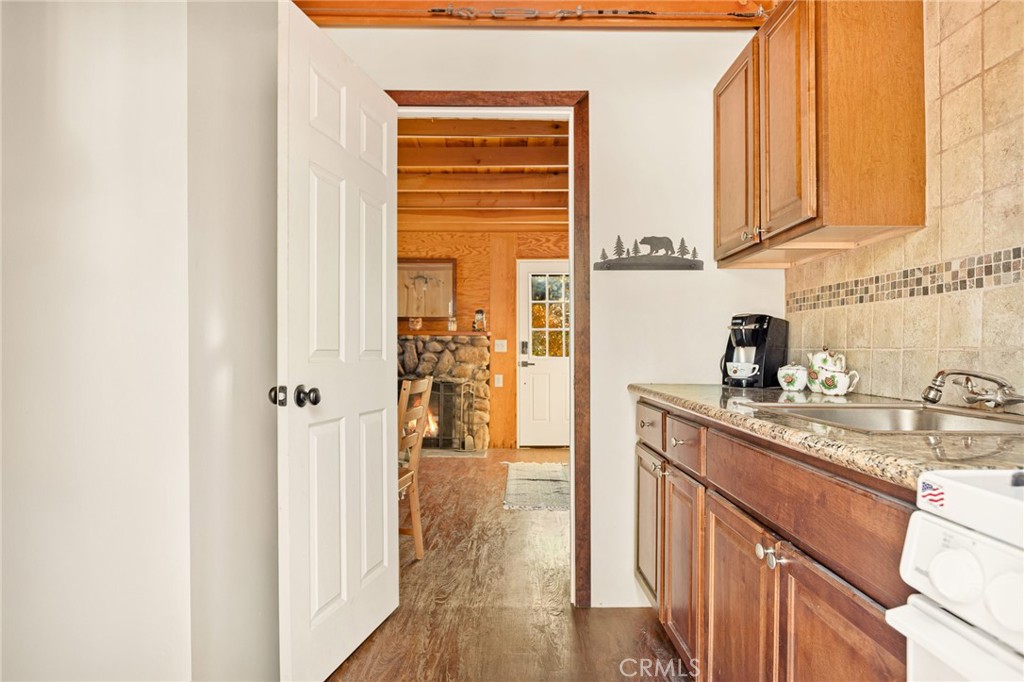 2478 Elko Property Photo 8
