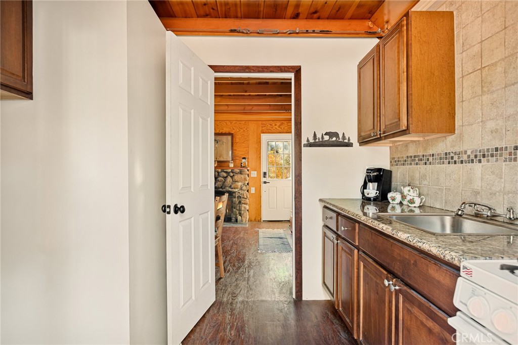 2478 Elko Property Photo 10