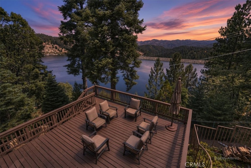 483 Emerald Property Photo 4