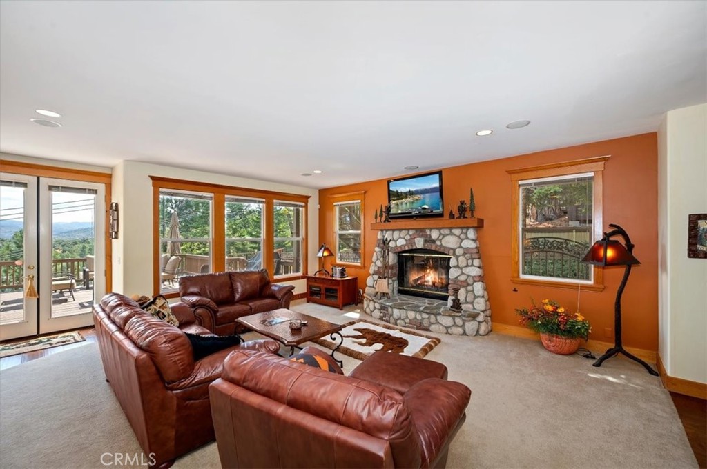 483 Emerald Property Photo 9
