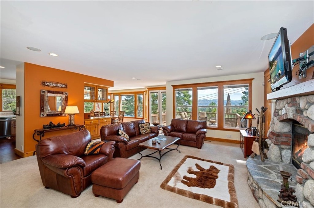 483 Emerald Property Photo 11