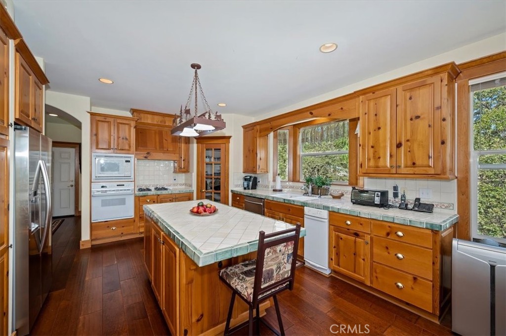 483 Emerald Property Photo 17