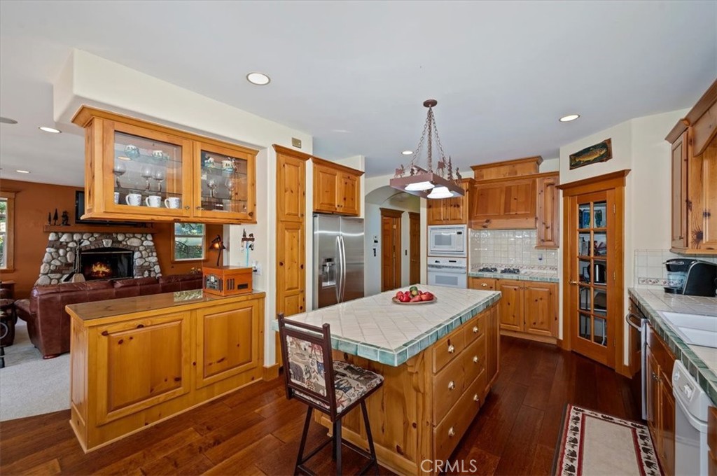 483 Emerald Property Photo 18