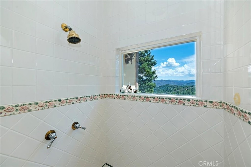 483 Emerald Property Photo 30
