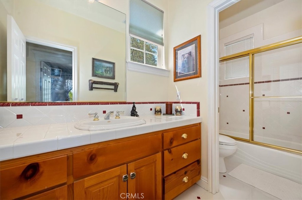 483 Emerald Property Photo 36