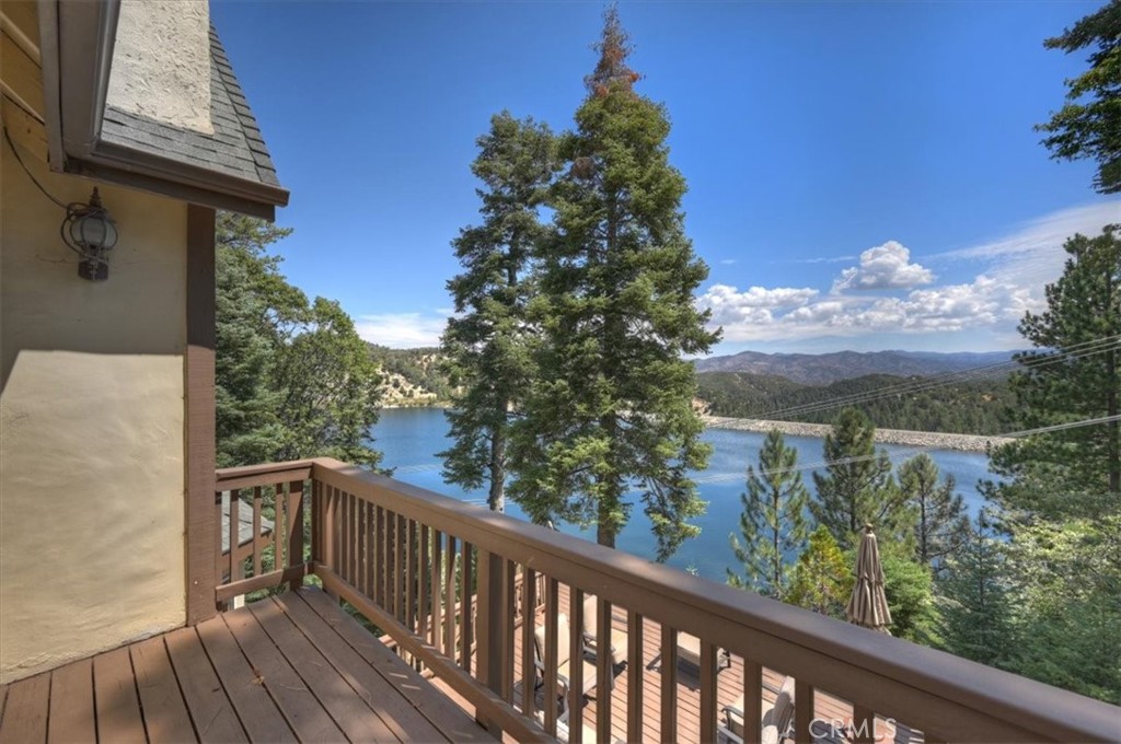 483 Emerald Property Photo 38