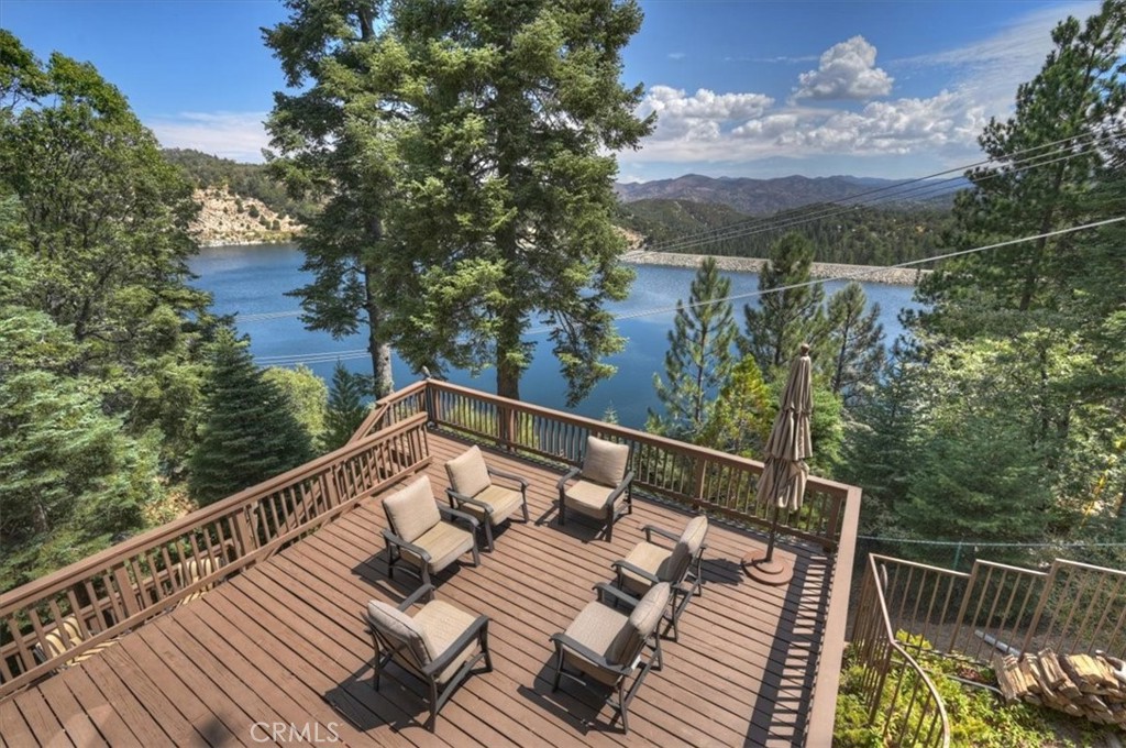 483 Emerald Property Photo 39