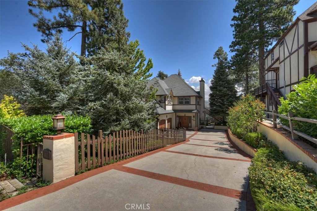 483 Emerald Property Photo 51