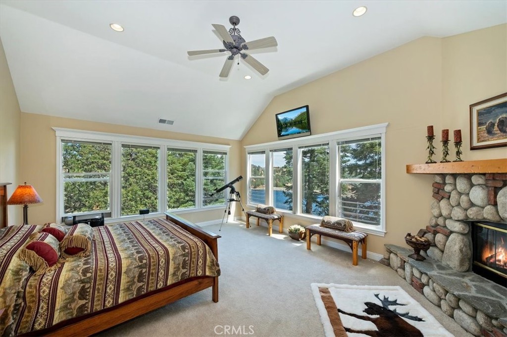 483 Emerald Property Photo 59