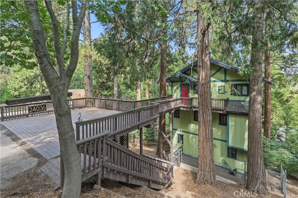 24036 Cresta Property Photo 1