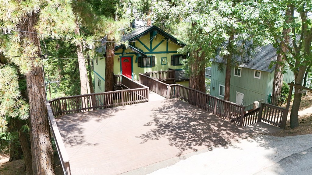 24036 Cresta Property Photo 2