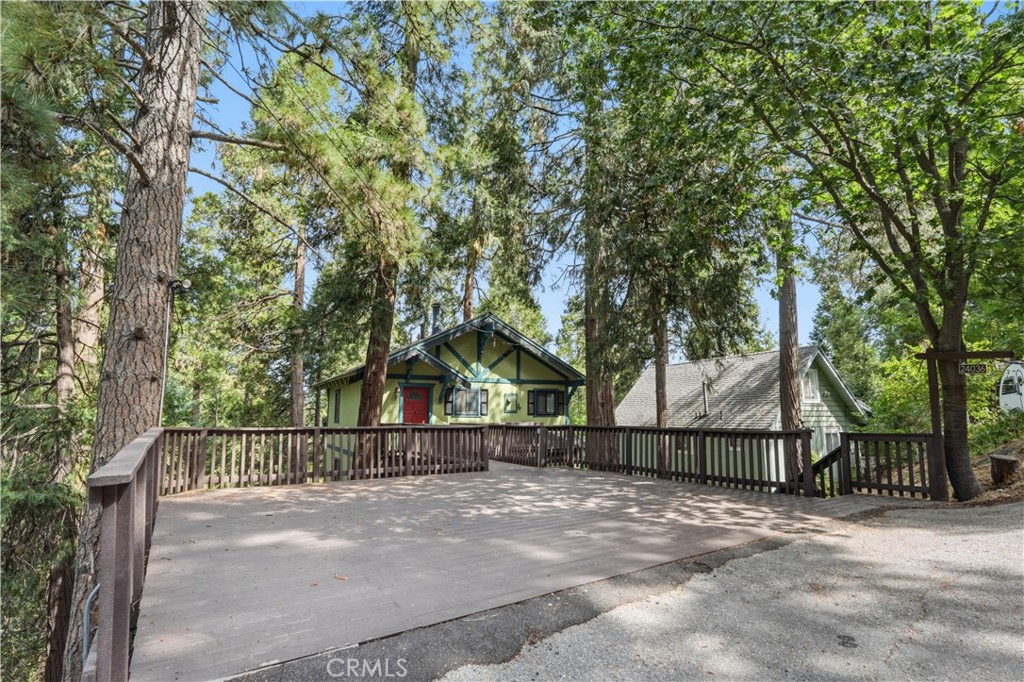 24036 Cresta Property Photo 4