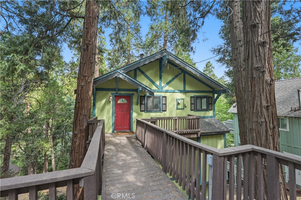 24036 Cresta Property Photo 5