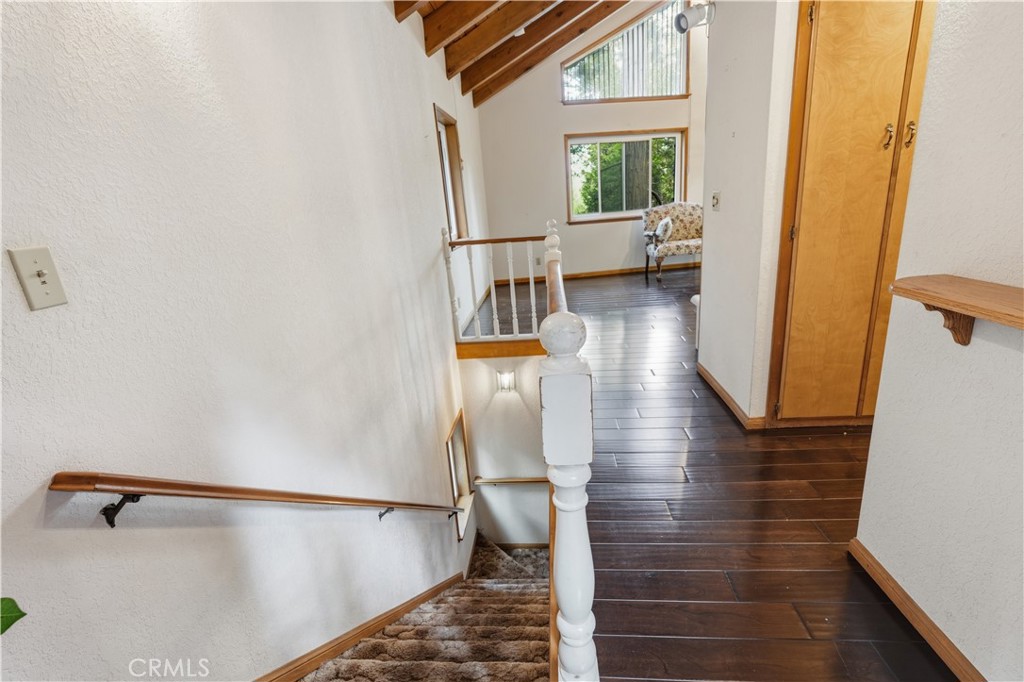 24036 Cresta Property Photo 8