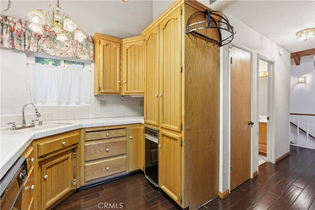 24036 Cresta Property Photo 13