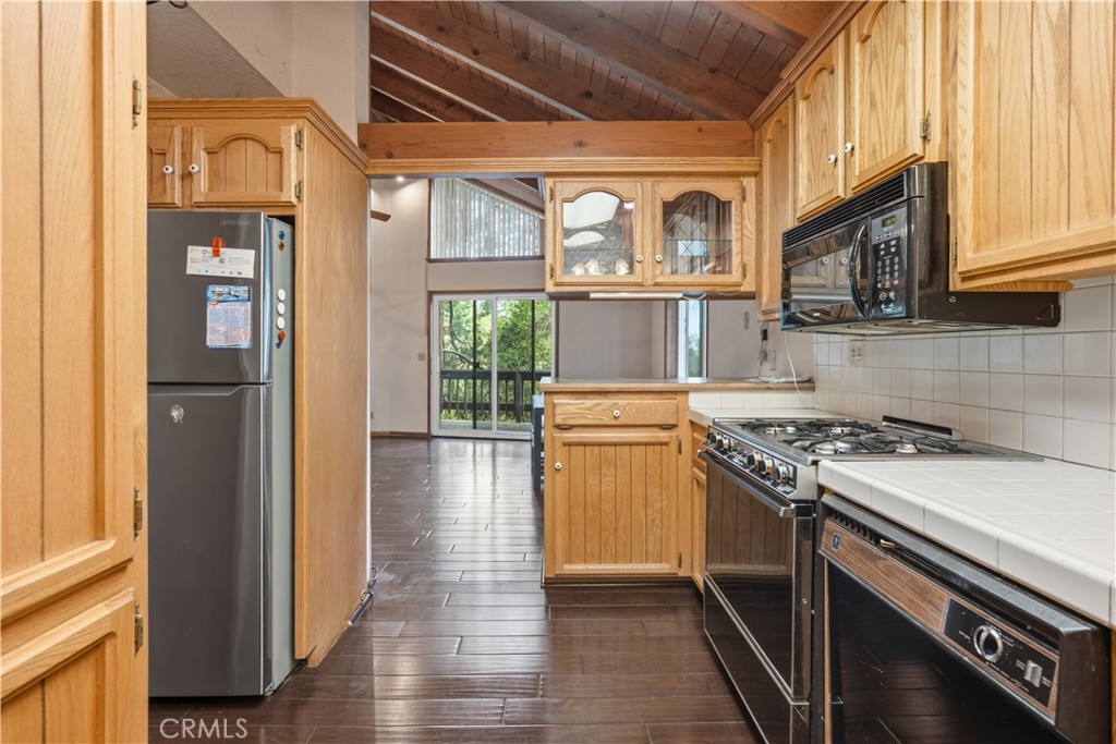 24036 Cresta Property Photo 14