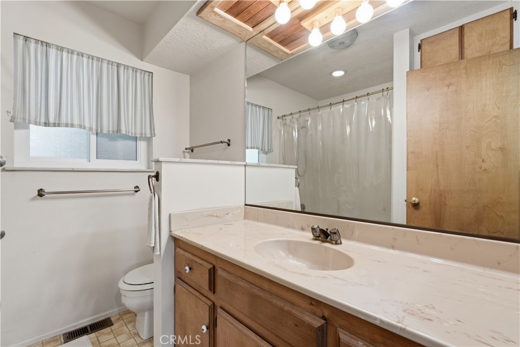 24036 Cresta Property Photo 24