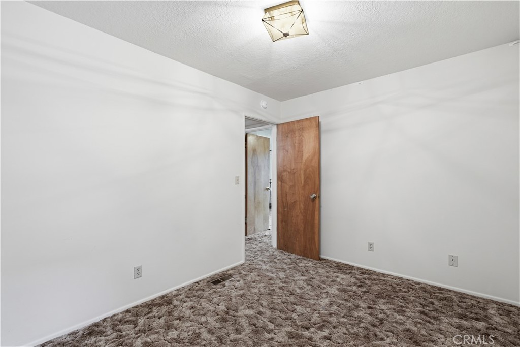 24036 Cresta Property Photo 30