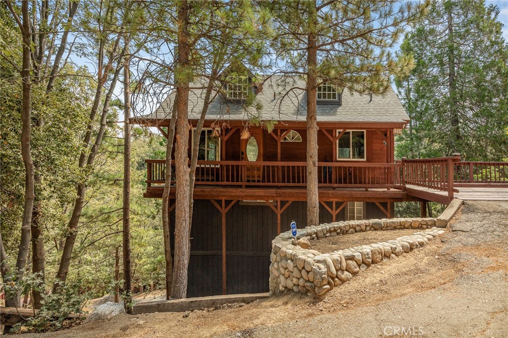 1208 Aleutian Property Image