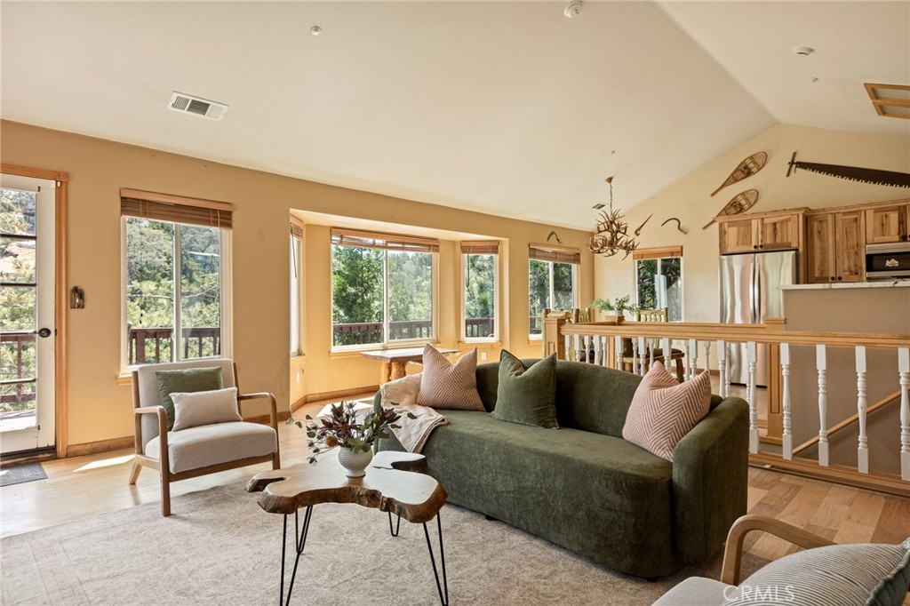 1208 Aleutian Property Photo 5