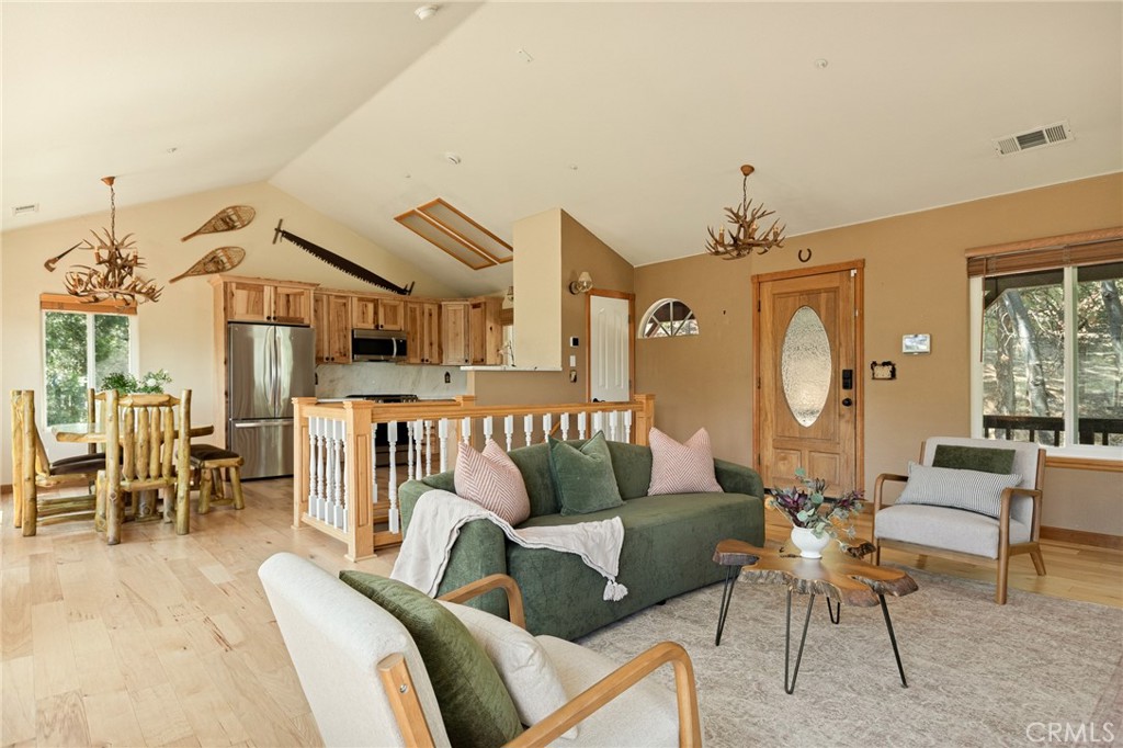 1208 Aleutian Property Photo 6