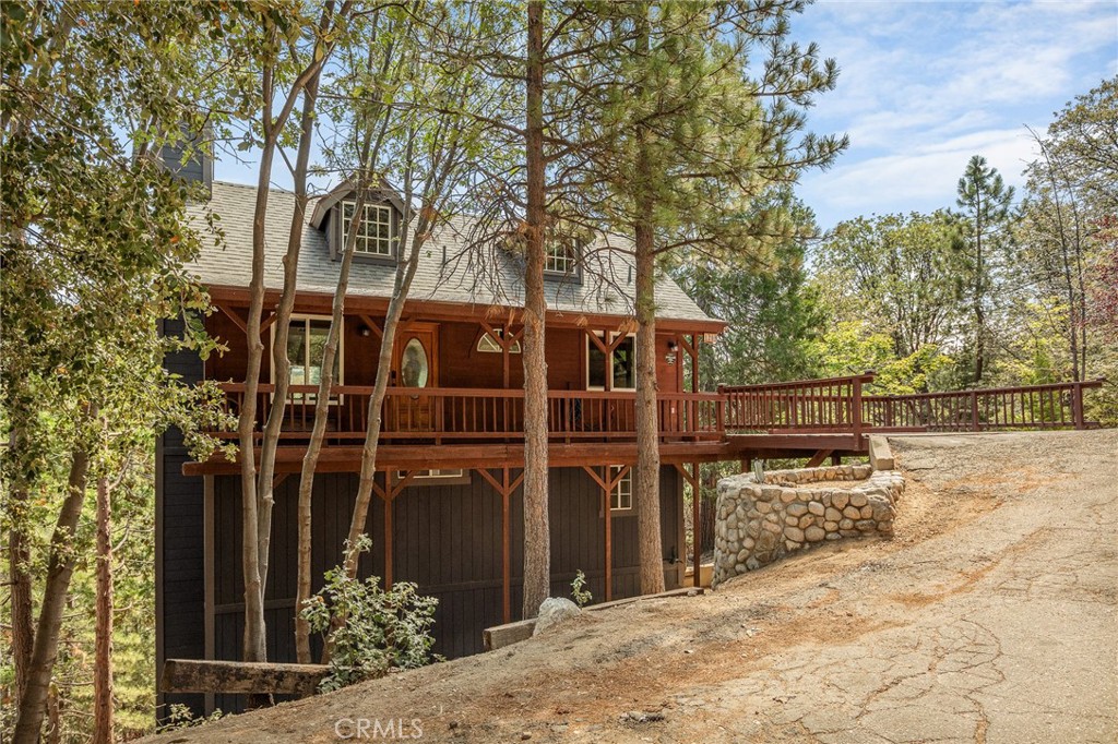 1208 Aleutian Property Photo 31