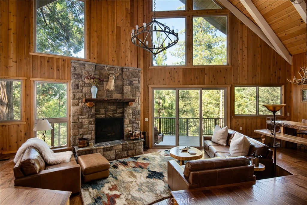 26621 Thunderbird Property Photo 2