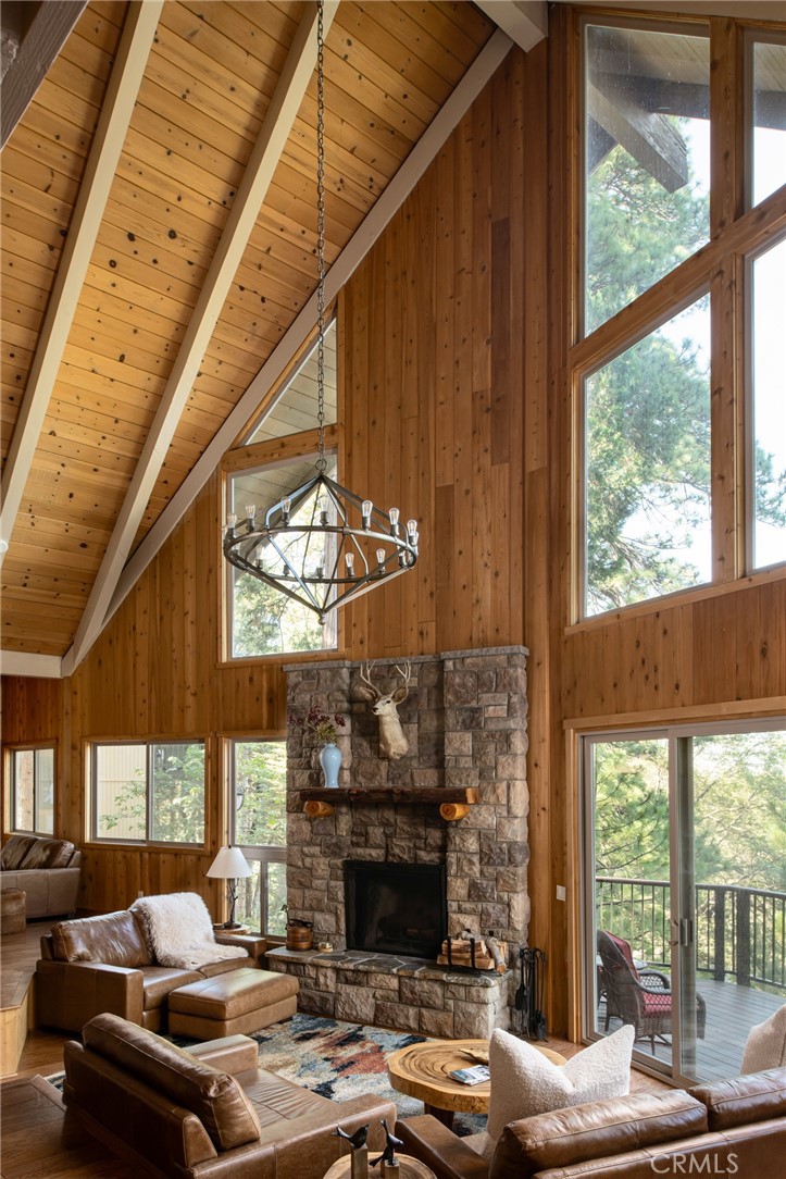 26621 Thunderbird Property Photo 3