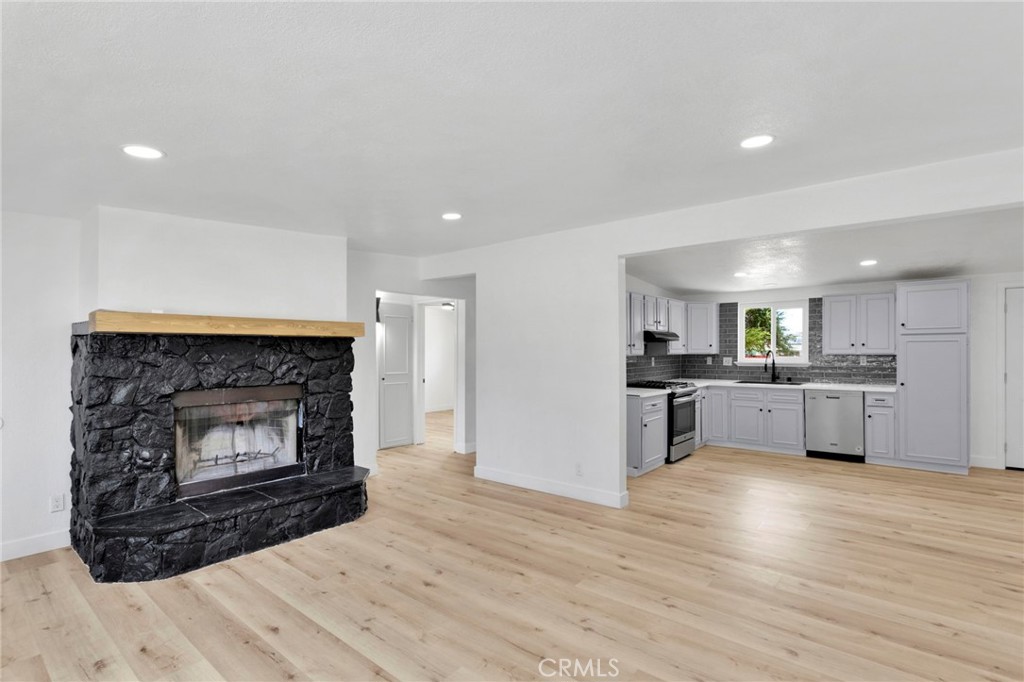 12556 Hickory Property Photo 1