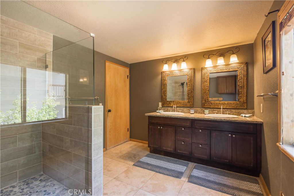43939 Yosemite Drive Property Photo 24