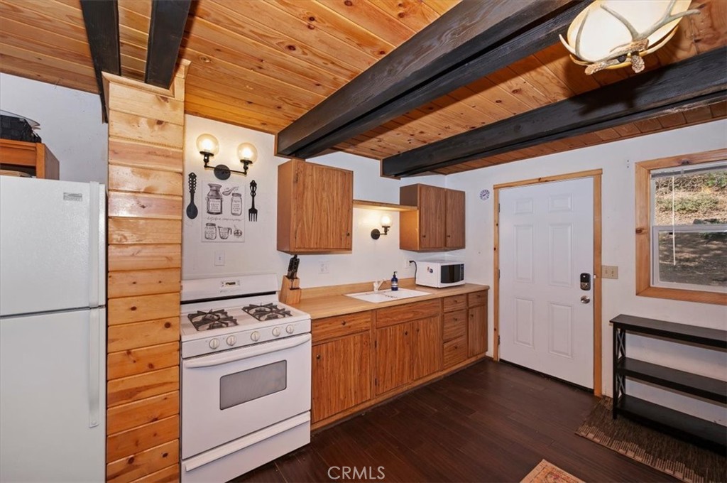 1323 Silverado Property Photo 14