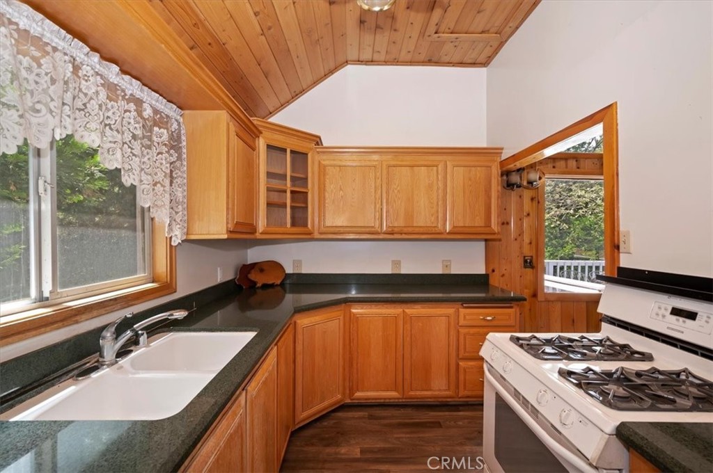 932 Cedar Drive Property Photo 16