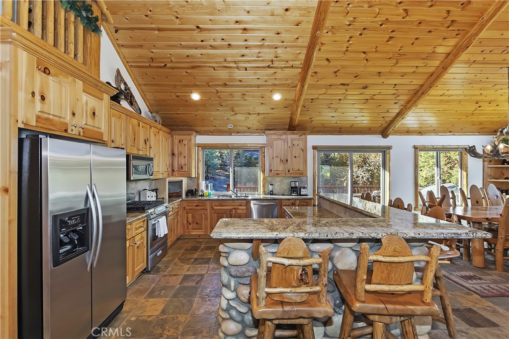 42311 Eagle Ridge Drive Property Photo 5