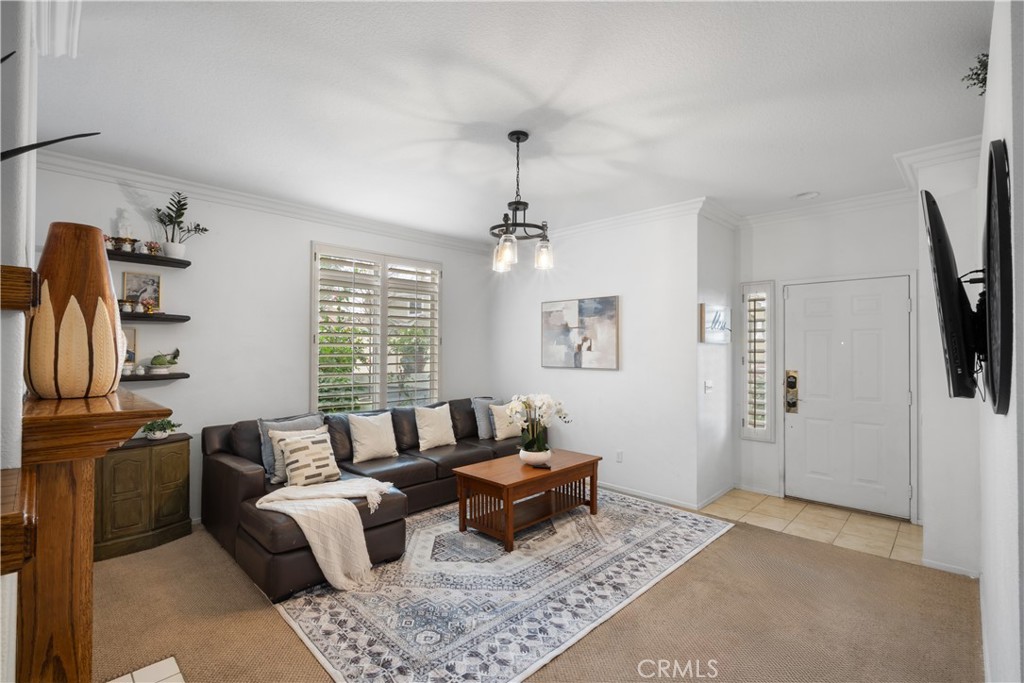 686 Azure Property Photo 4
