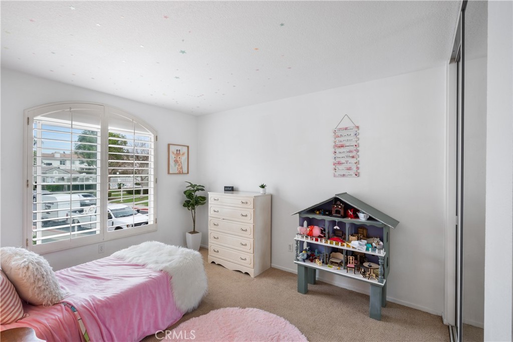 686 Azure Property Photo 13