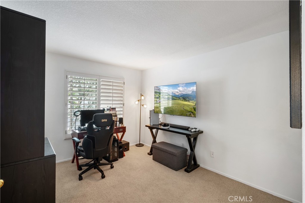 686 Azure Property Photo 16