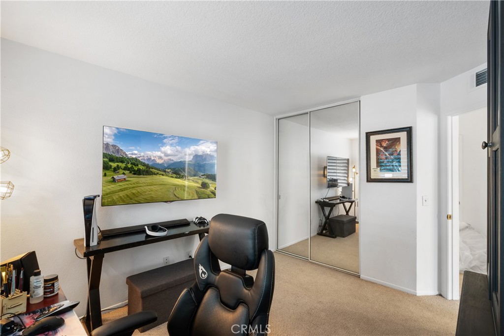 686 Azure Property Photo 18