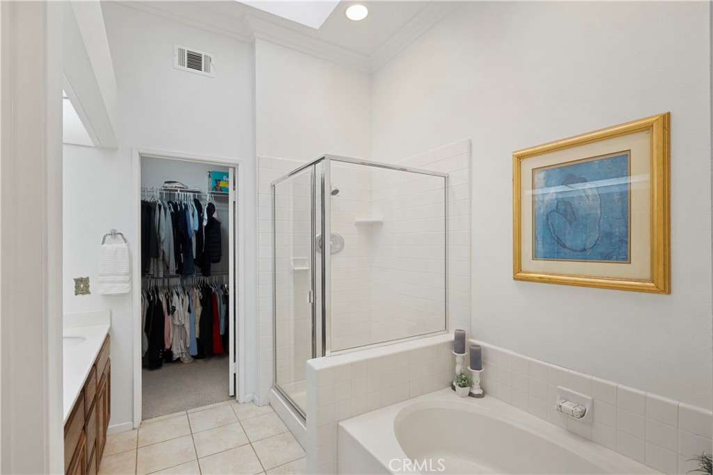 686 Azure Property Photo 21