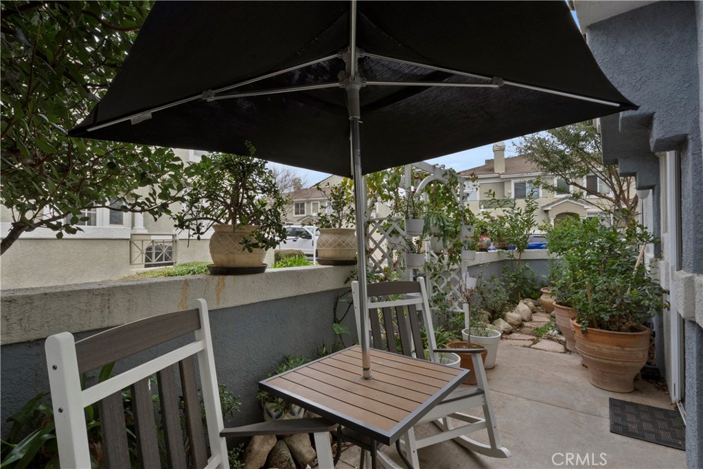 686 Azure Property Photo 25